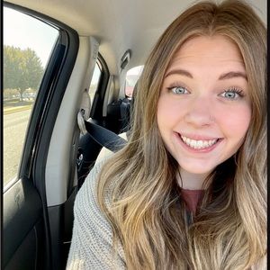 Meet your Posher, Ella